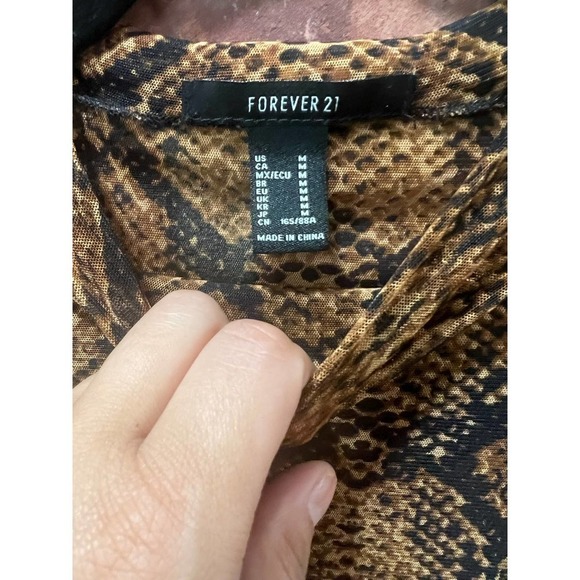 Women’s Sheer Snake Print Cropped Top Medium - Picture 4 of 4